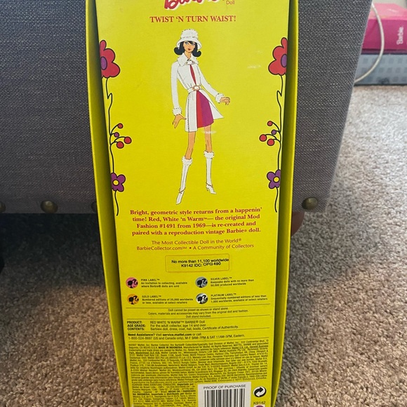 Red White ‘n Warm Barbie Doll Gold Label - Picture 5 of 6